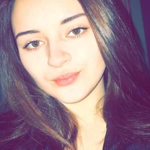 Meet your Posher, Alyssa